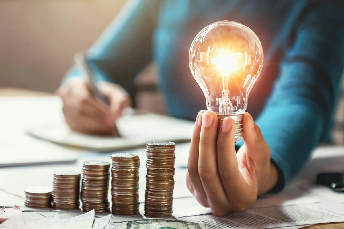 Le prix de l'électricité baisse de 37,4 % aujourd'hui 2 juin (voici les heures à privilégier)